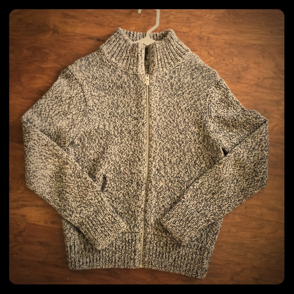 Gap sweater